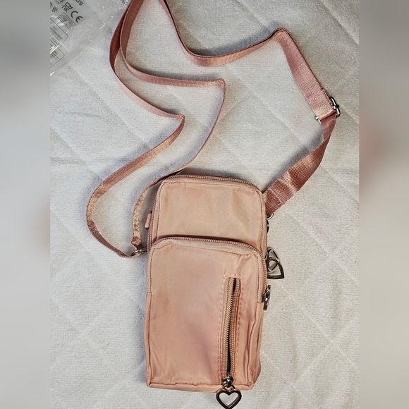 Crossbody Bag Cell Phone Sleeve Concert Venue Bag Adiustable Strap Arm Wrist NWT - Picture 9 of 13